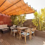 Bird House Hostel *