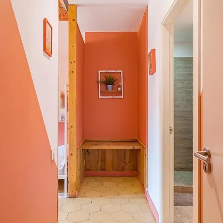Bird House Hostel *